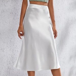 SHEIN Bae Zipper Side Satin Skirt